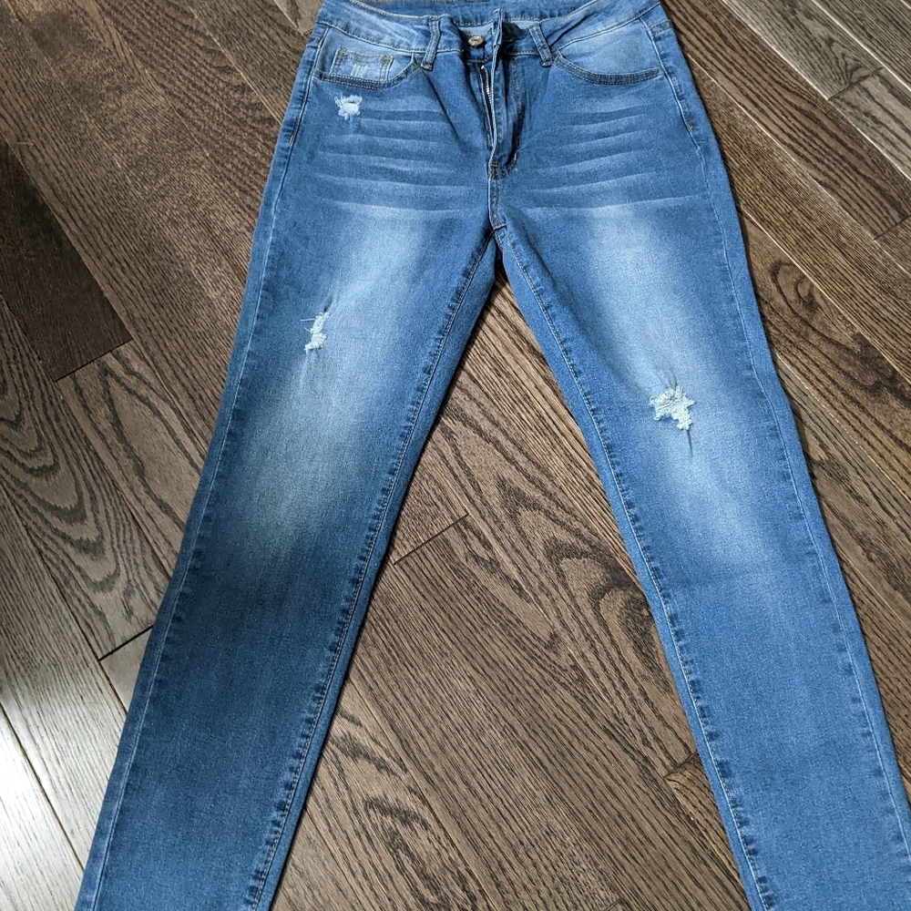 Women's Jeans. - Picture 3 of 3